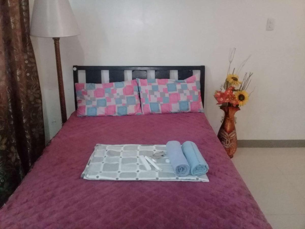 Ekonumi Rooms At Moonwalk Paranaque Paranaque City Exterior foto