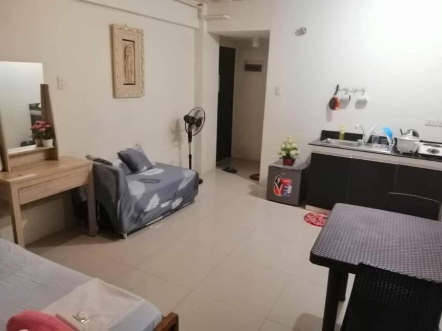 Ekonumi Rooms At Moonwalk Paranaque Paranaque City Exterior foto