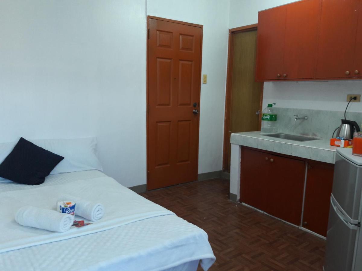Ekonumi Rooms At Moonwalk Paranaque Paranaque City Exterior foto